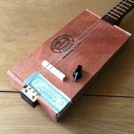 micro guitare 4 cordes
