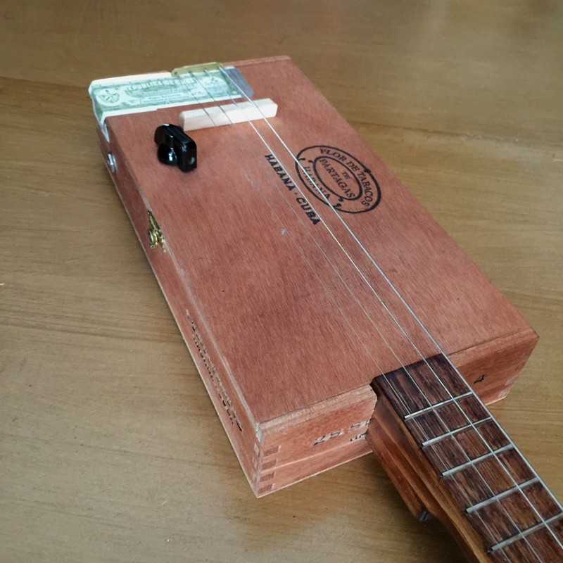 micro guitare 4 fils