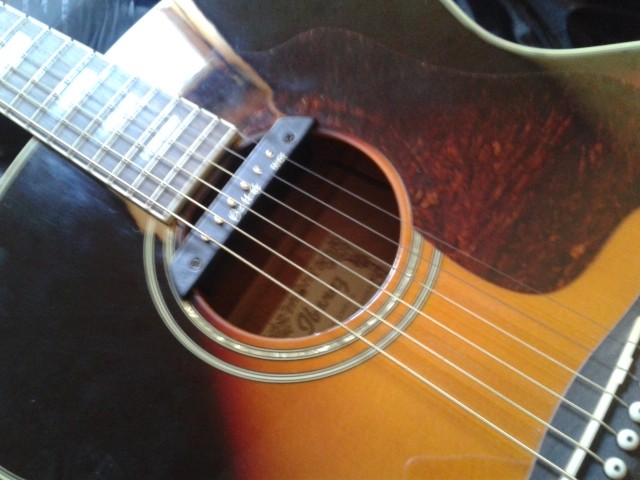 micro guitare acoustique 12 cordes