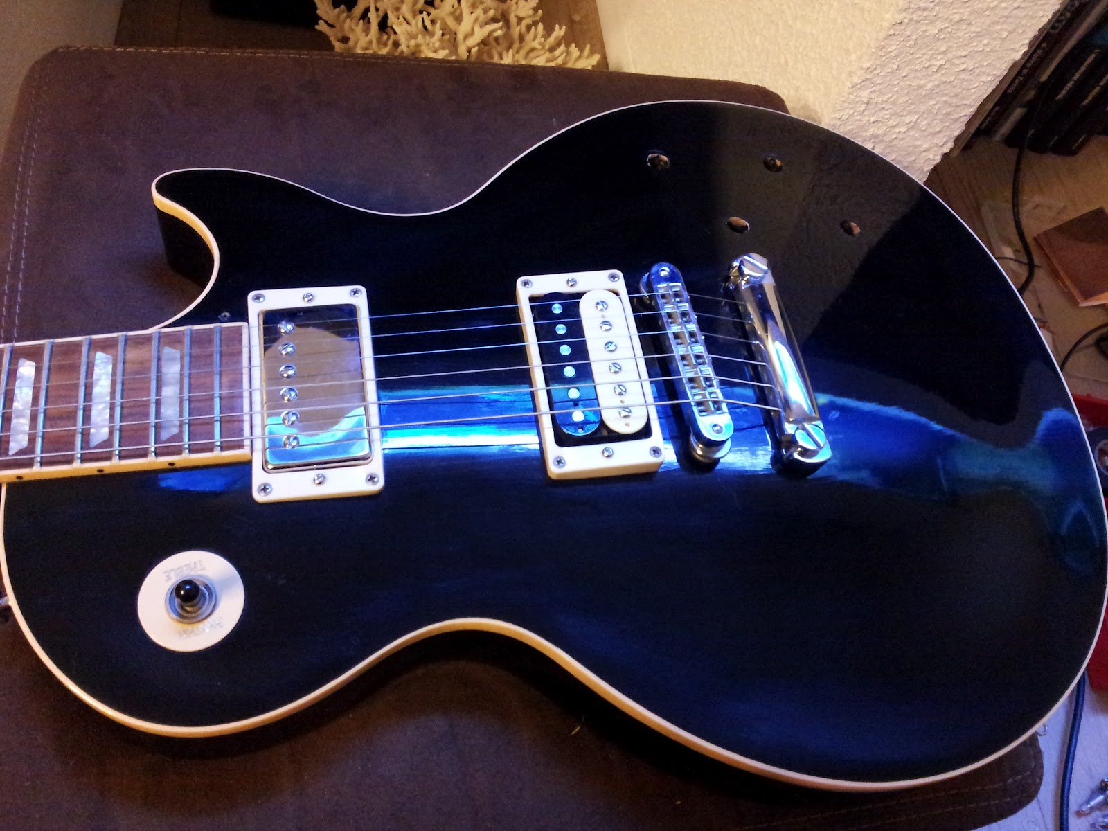 micro guitare avec ou sans capot