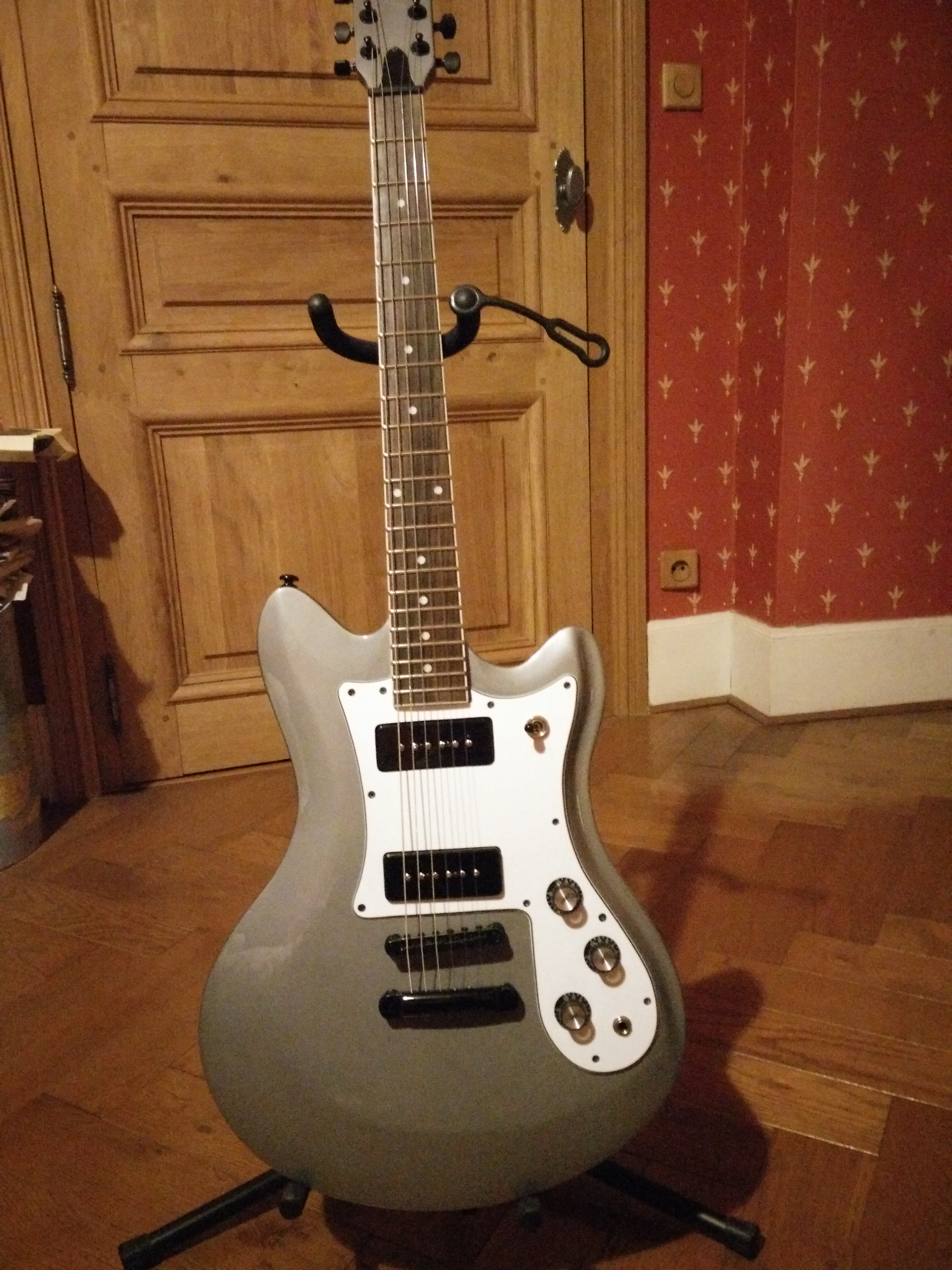 micro guitare custom 77