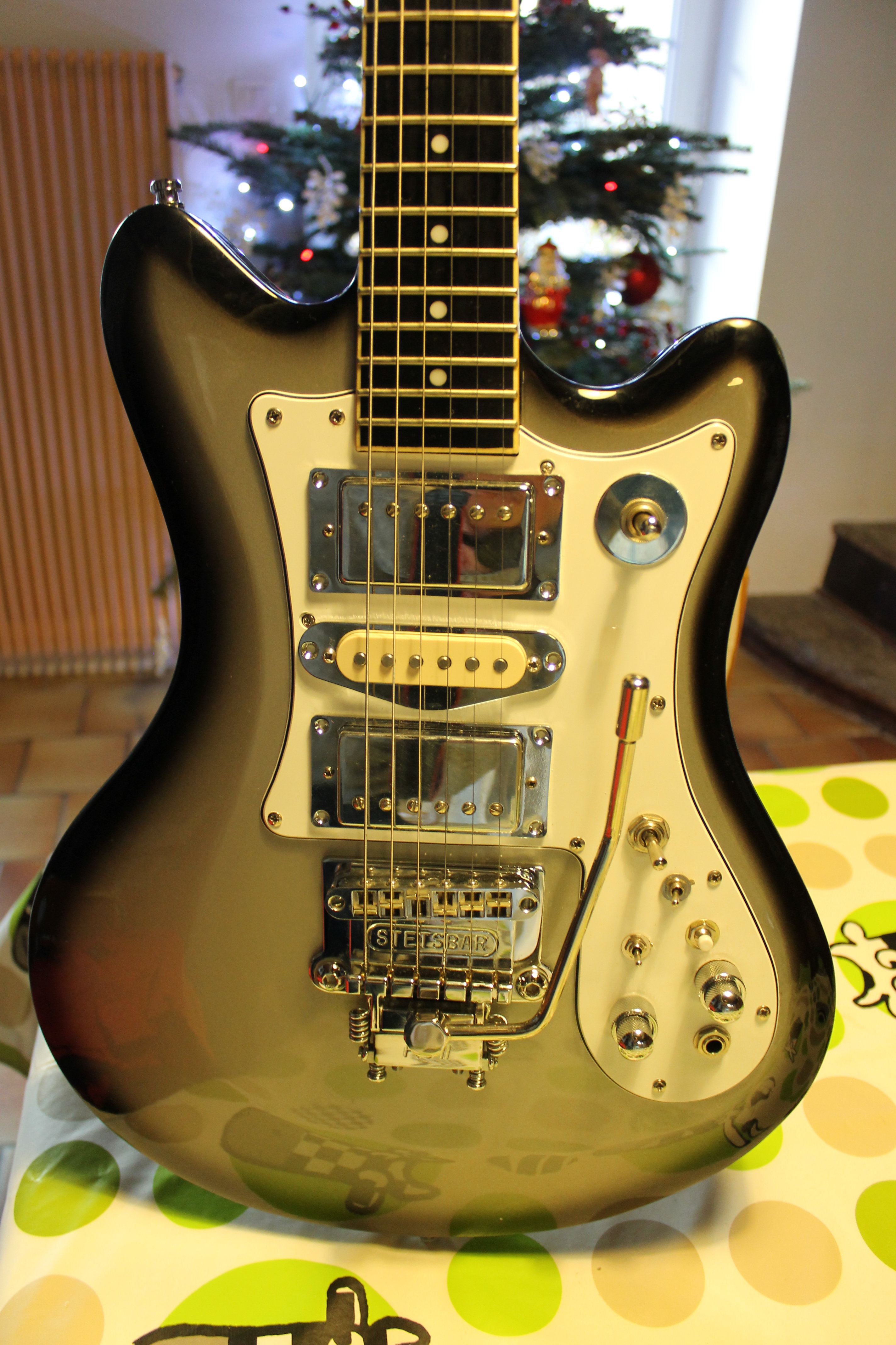 micro guitare custom 77