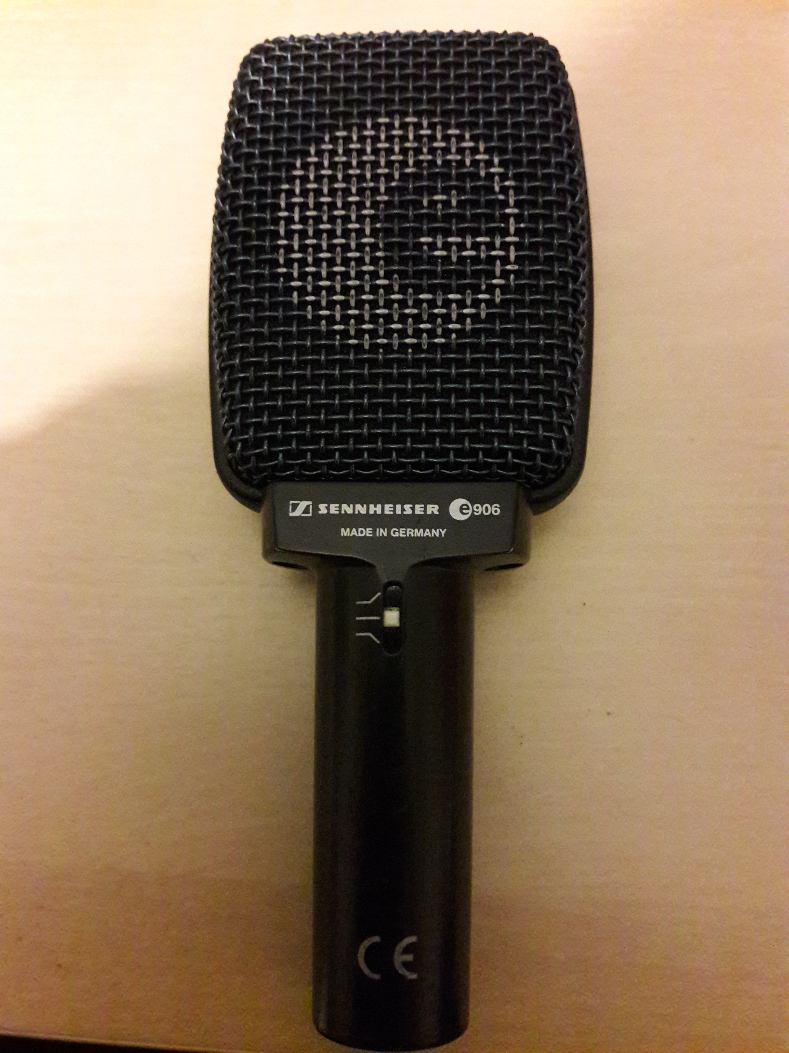 micro guitare e906