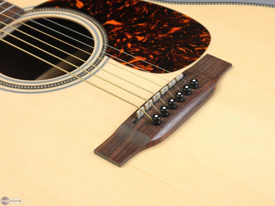 micro guitare hexaphonique