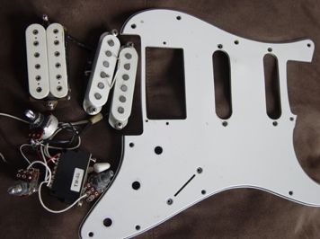micro guitare hss