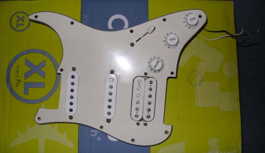micro guitare hss