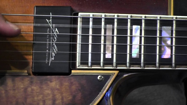 micro guitare jazz