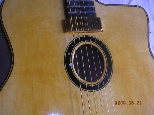 micro guitare manouche