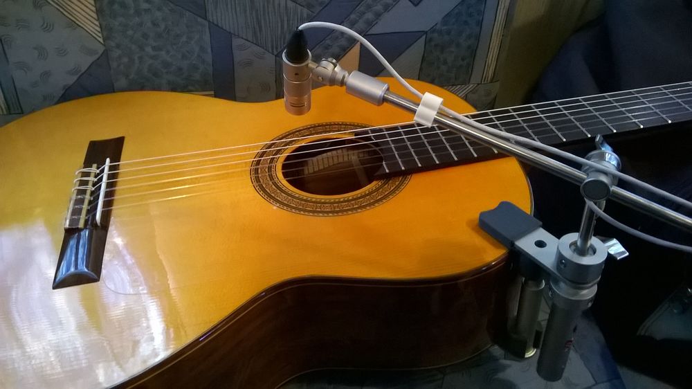 micro guitare qui bouge