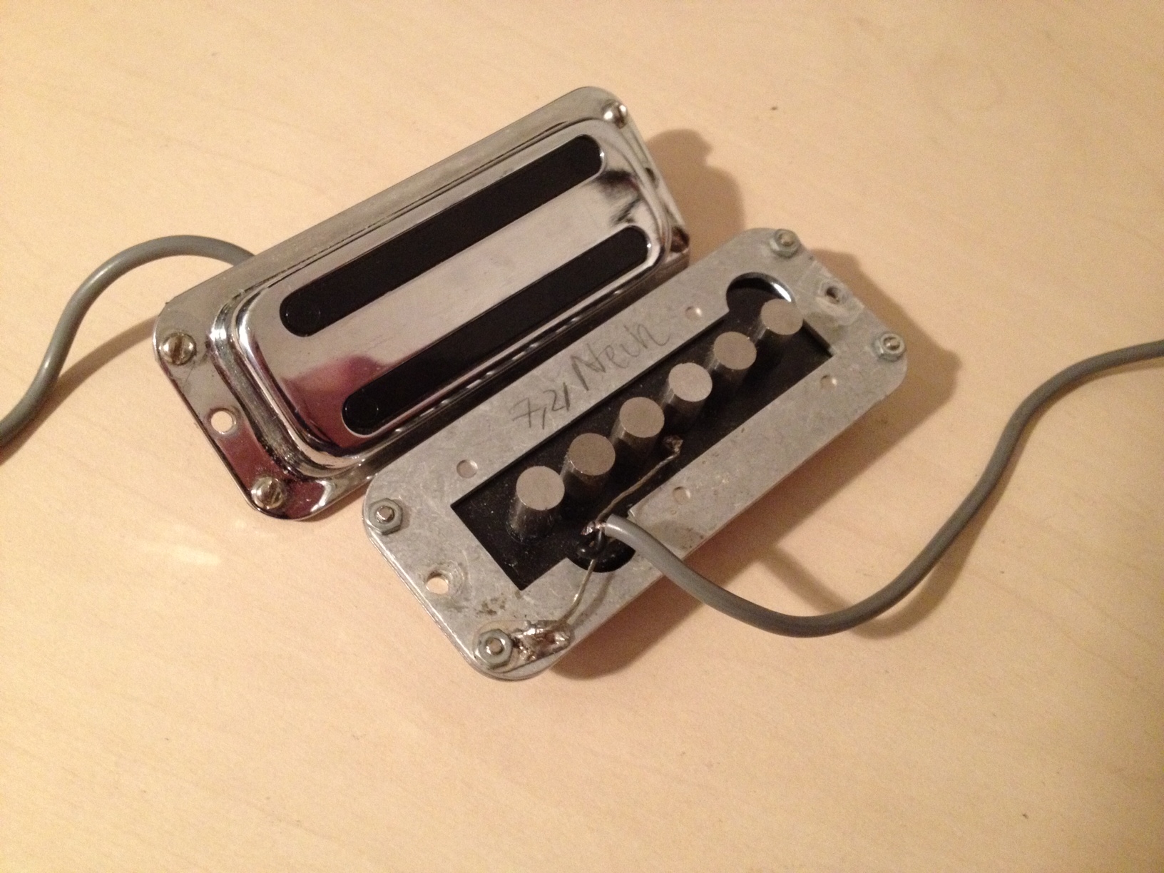 micro guitare rickenbacker
