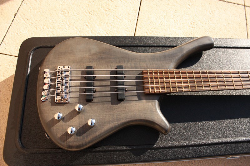 micro guitare rouille