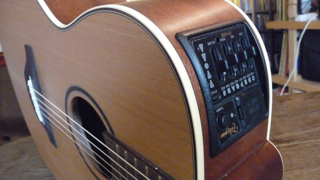 micro guitare takamine