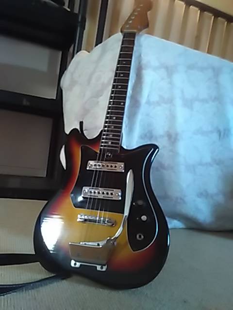 micro guitare teisco