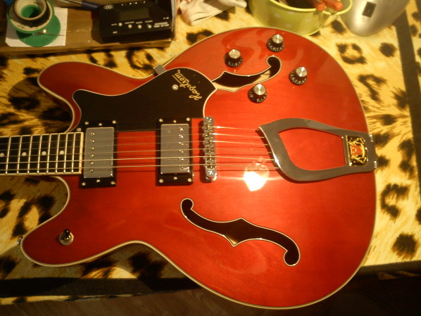 micro guitare trop aigu