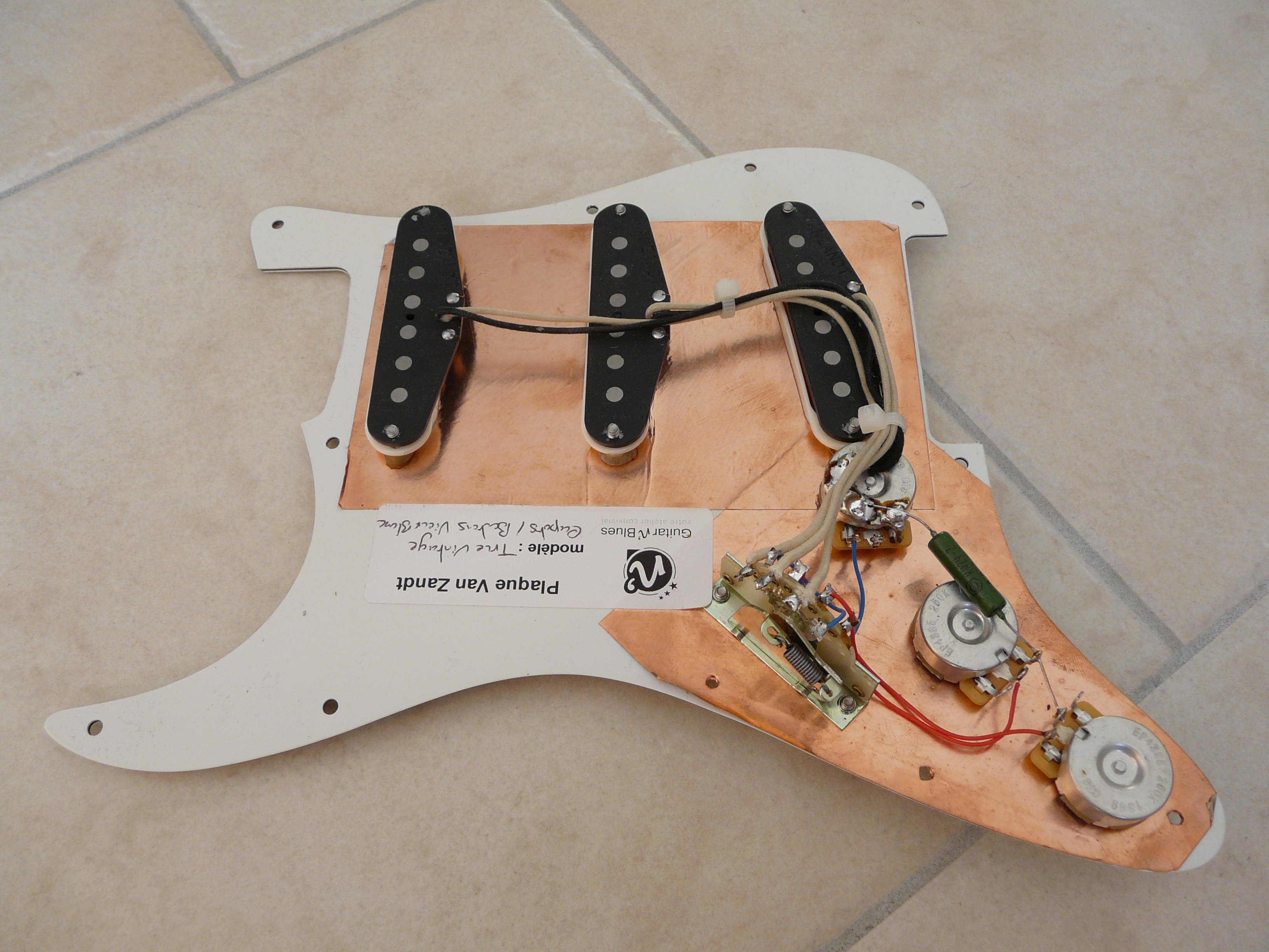 micro guitare van zandt